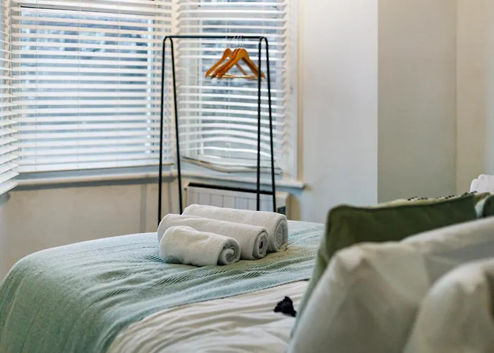 Rose Suite Camden Town 3 Bedroom Sleeps 11